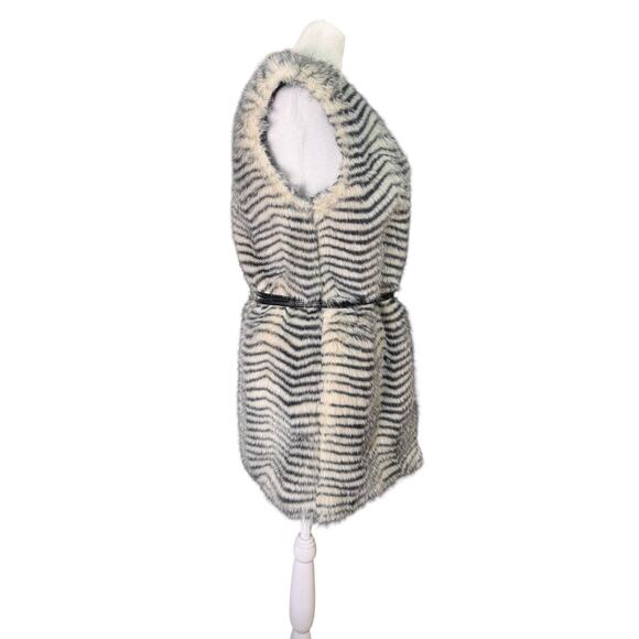 Betsey Johnson Size Small Faux Fur Vest Retro Glamorous Mob Wife Animal Print - Picture 3 of 10